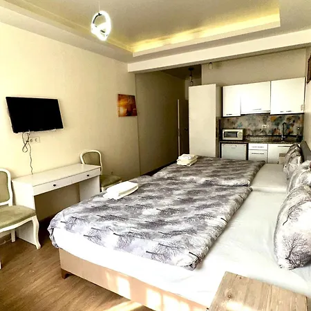 מלון דירות Center Two 4*