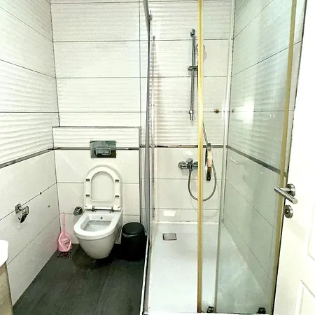 מלון דירות Center Two 4*