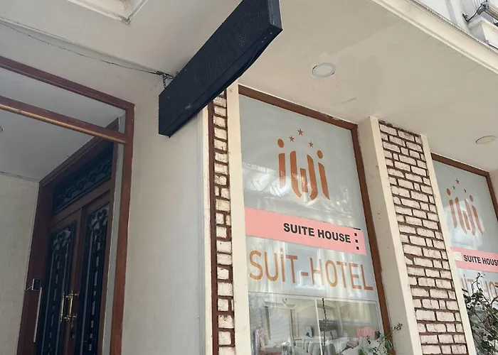 Center Two Lägenhetshotell 4*